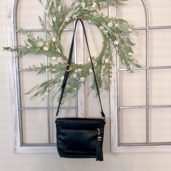Kithie Lee shoulder bag. Gently used. - Picture 1 of 3